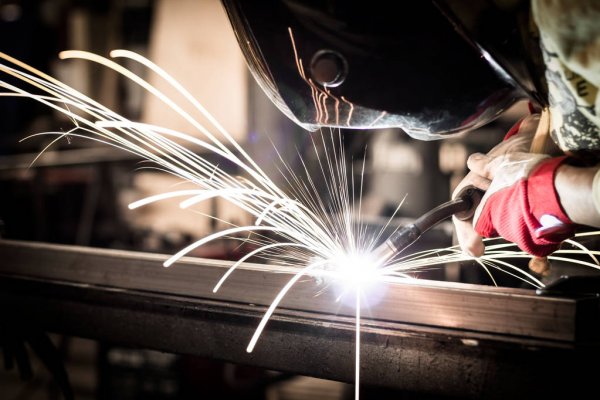 depositphotos_146672801-stock-photo-man-using-mig-mag-welder